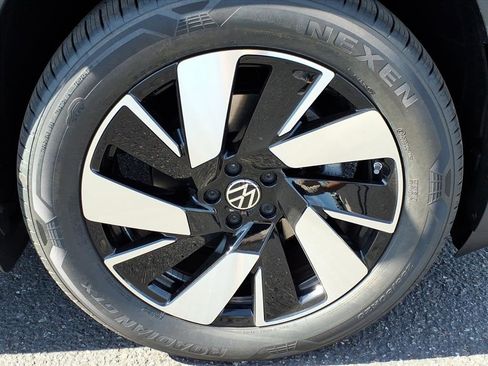 New 2026 Volkswagen Atlas Cross Sport SEL image 9