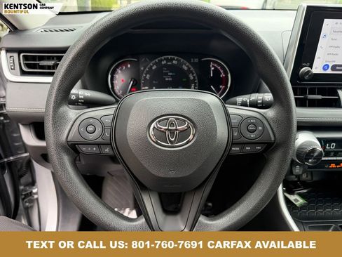 Used 2025 Toyota RAV4 XLE AWD/4WD image 17