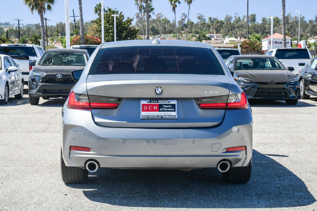 Used 2023 BMW 330i Sedan w/ Driving Assistance Package RWD image 9