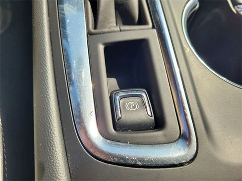 Used 2024 Chevrolet Equinox LT image 23