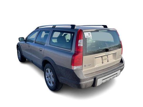 Used 2005 Volvo XC70 image 3