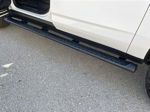 Used 2022 Chevrolet Suburban Z71 w/ Luxury Package image 32