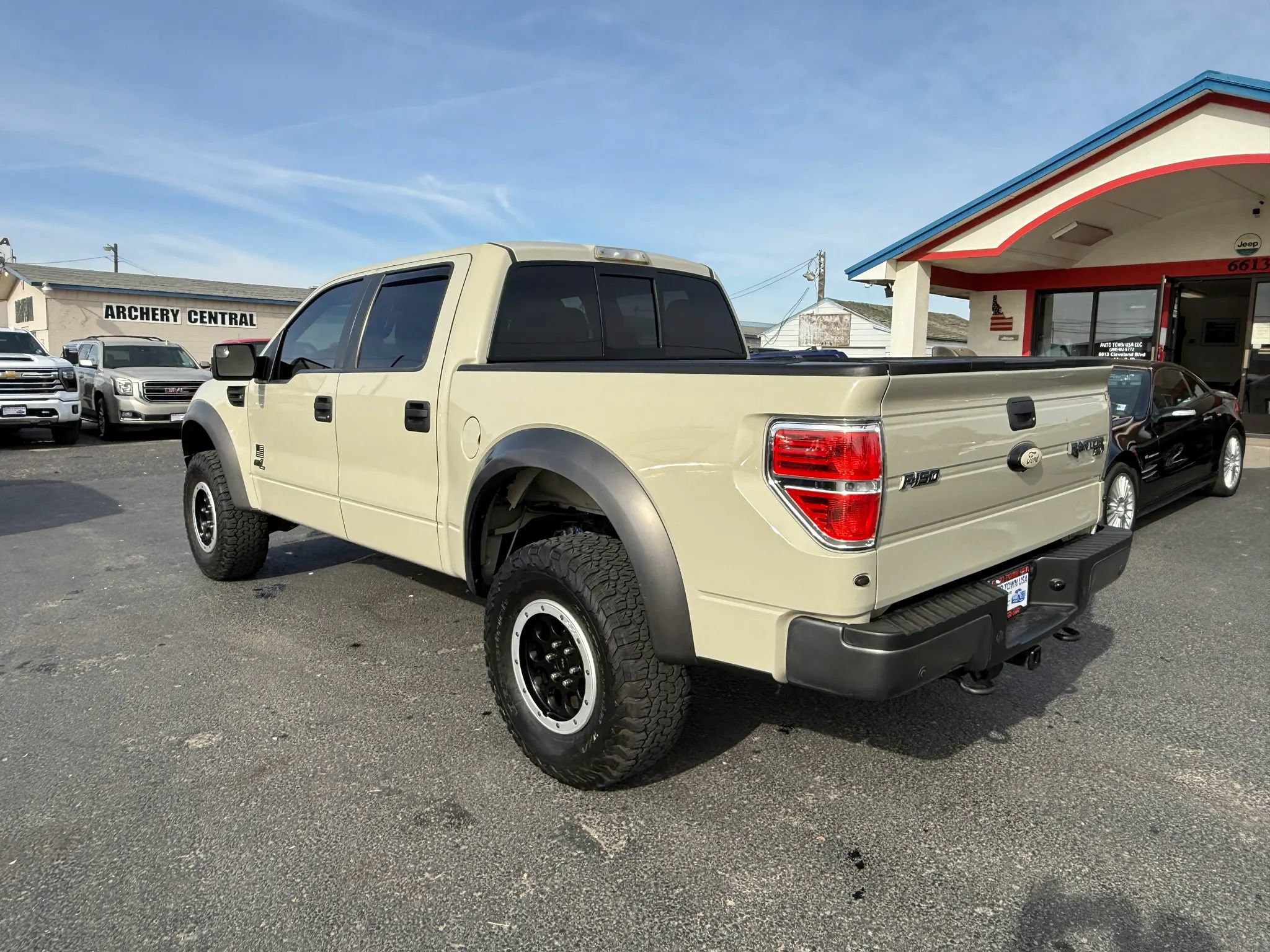 Used 2013 Ford F150 Raptor w/ Luxury Equipment Group AWD/4WD image 3