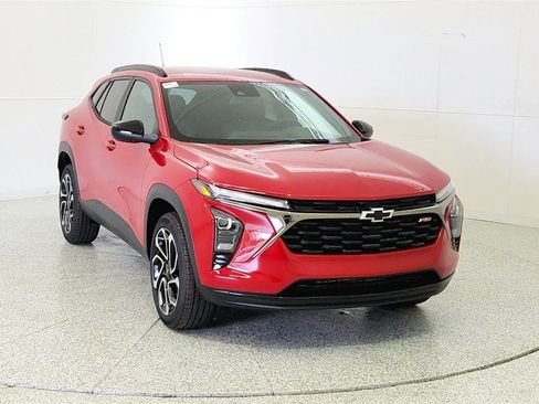 New 2026 Chevrolet Trax RS w/ Driver Confidence Package FWD image 2