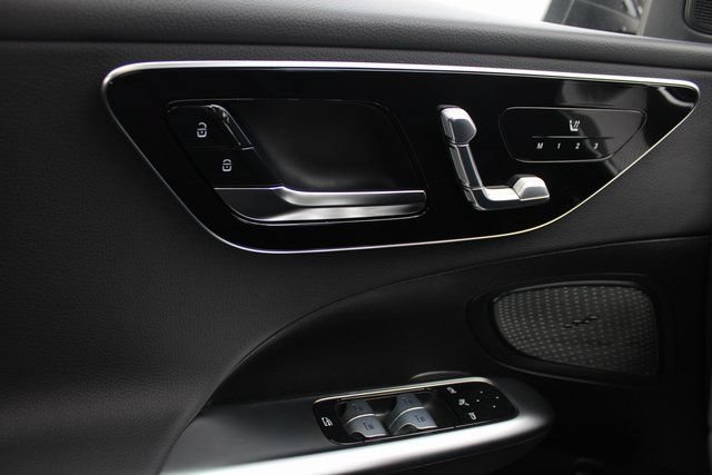 New 2025 Mercedes-Benz C 300 4MATIC Sedan image 24