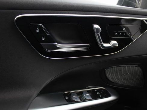 New 2025 Mercedes-Benz C 300 4MATIC Sedan image 24