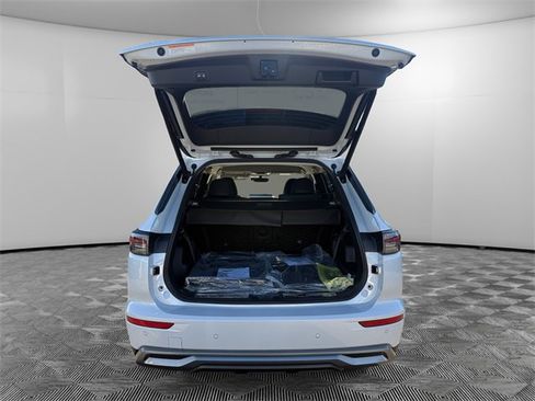 New 2026 Mitsubishi Outlander SE image 9