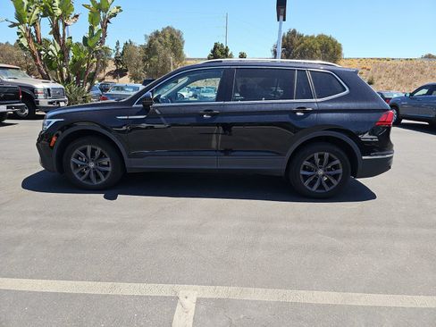 Used 2022 Volkswagen Tiguan SE FWD image 8
