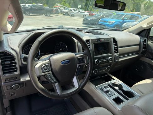 Used 2021 Ford Expedition XLT RWD image 8