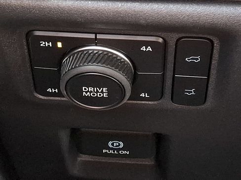 Certified 2025 Ford Expedition Active AWD/4WD image 25