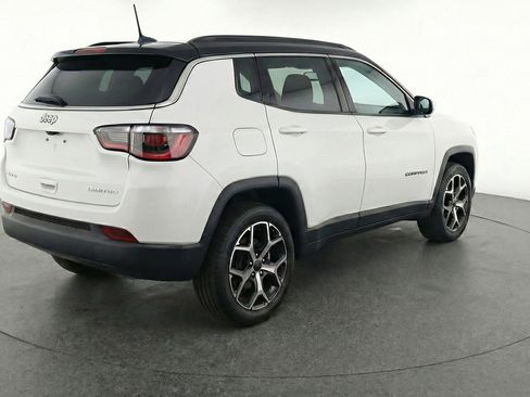 Used 2025 Jeep Compass Limited image 9