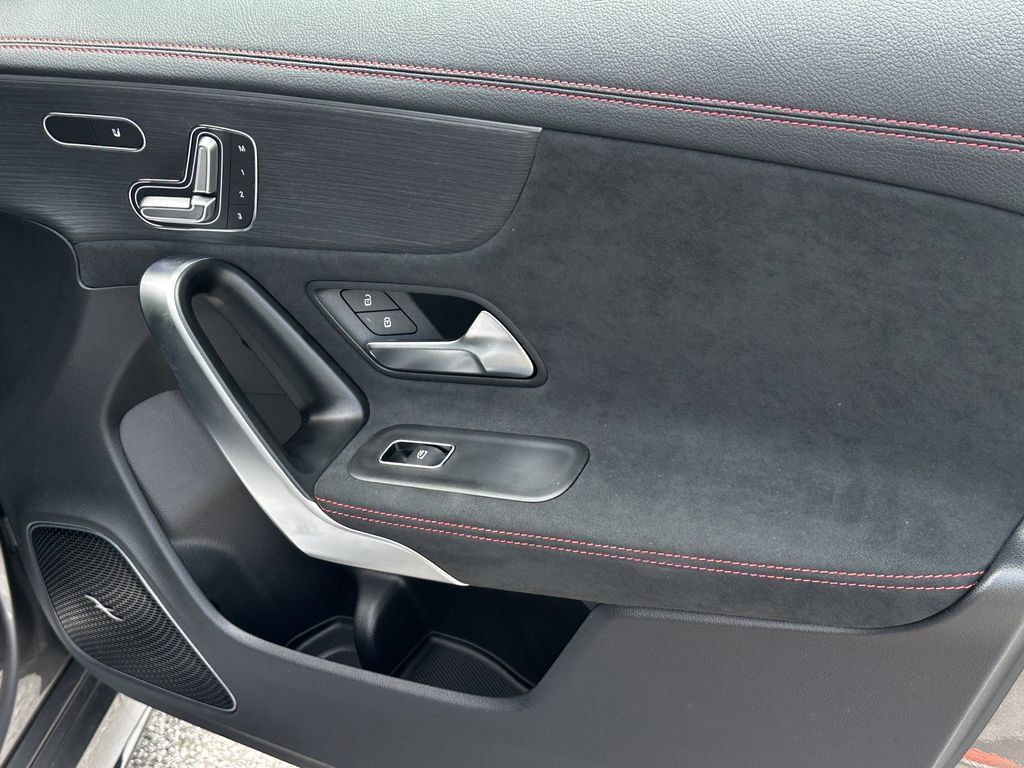 New 2025 Mercedes-Benz CLA 35 AMG 4MATIC image 16