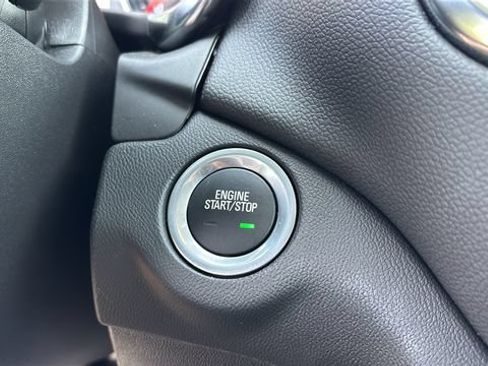 Used 2024 Chevrolet Equinox LT FWD image 28