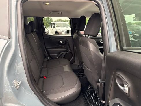 Used 2018 Jeep Renegade Altitude AWD/4WD image 23