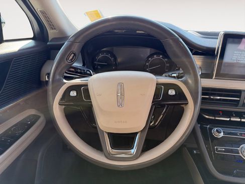 Used 2022 Lincoln Corsair AWD w/ Premium Package image 12