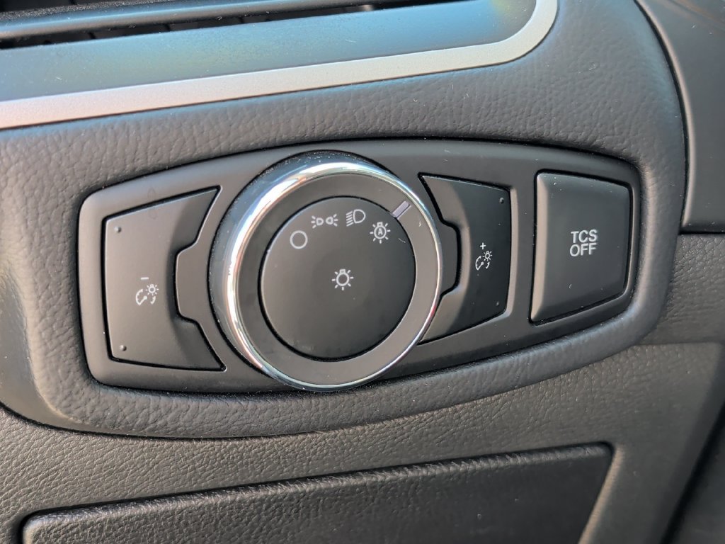 Used 2024 Ford Edge SEL AWD/4WD image 14