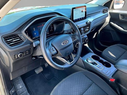 Used 2024 Ford Escape Active image 17
