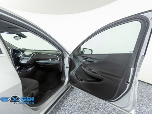 Used 2021 Chevrolet Malibu LT FWD image 37