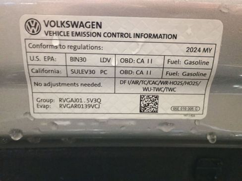 Used 2024 Volkswagen Jetta S image 33