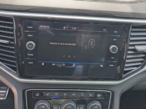 Used 2022 Volkswagen Atlas SEL Premium image 19