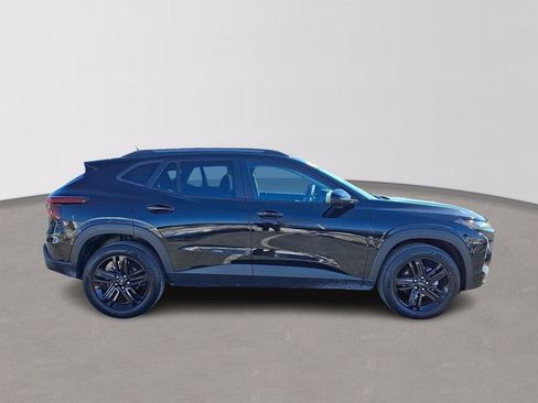 Certified 2025 Chevrolet Trax ACTIV w/ Sunroof Package image 7