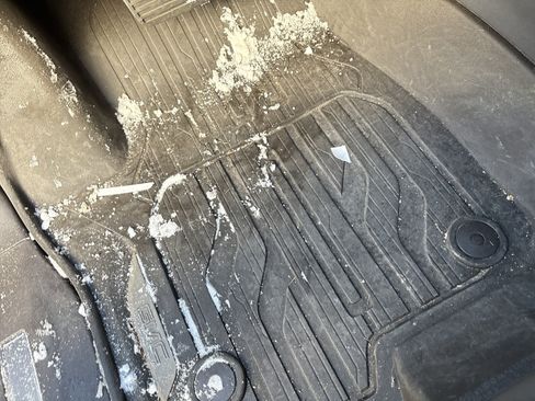 Used 2022 GMC Yukon XL Denali image 16