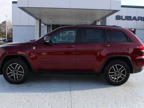 Used 2019 Jeep Grand Cherokee Trailhawk image 2