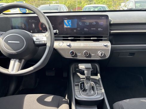 Used 2024 Hyundai Kona SE FWD image 17