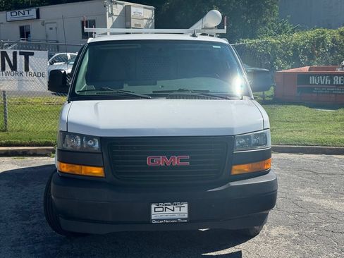 Used 2018 GMC Savana 2500 w/ Driver Convenience Package RWD image 3