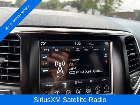 Used 2018 Jeep Grand Cherokee Altitude AWD/4WD image 18