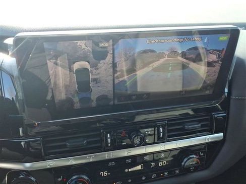 New 2026 Nissan Pathfinder SL image 10