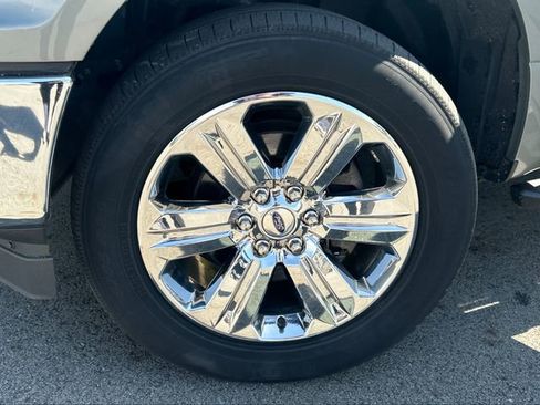 Used 2019 Ford F150 XLT w/ Equipment Group 302A Luxury AWD/4WD image 27