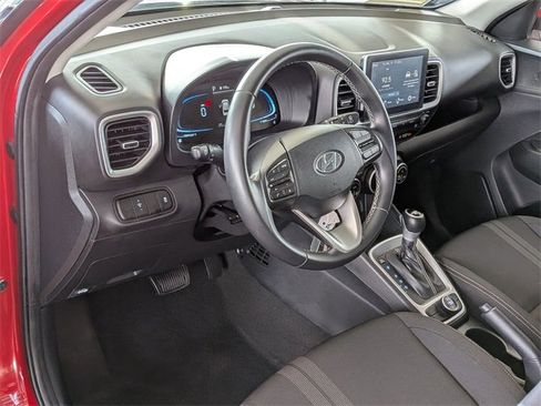 Used 2023 Hyundai Venue SEL image 13