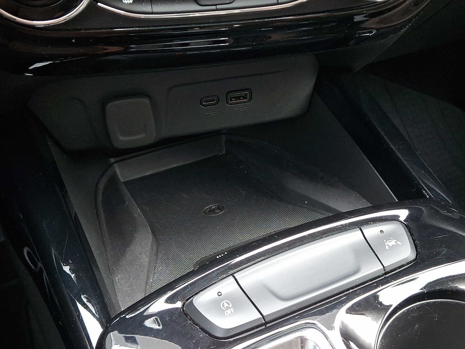 Used 2024 Chevrolet Trax ACTIV w/ Sunroof Package FWD image 25