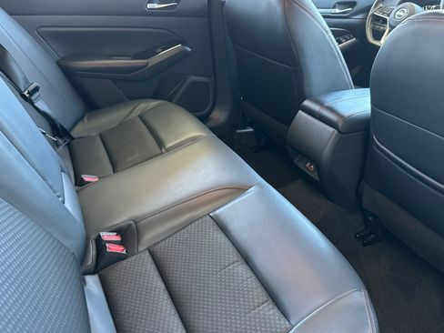 Used 2024 Nissan Altima 2.5 SR FWD image 30