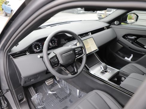 New 2026 Land Rover Range Rover Evoque Dynamic SE AWD/4WD image 18