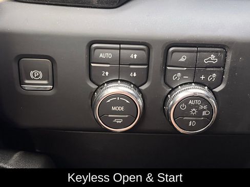 Used 2024 GMC Sierra 1500 AT4 w/ Technology Package image 25