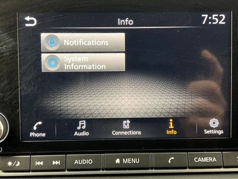 Used 2024 Nissan Rogue S image 54