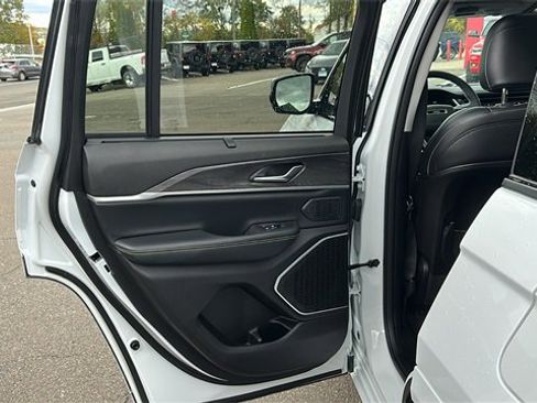 Used 2023 Jeep Grand Cherokee 30th Anniversary image 26