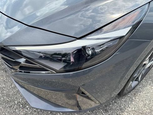 Used 2023 Hyundai Elantra Limited FWD image 30