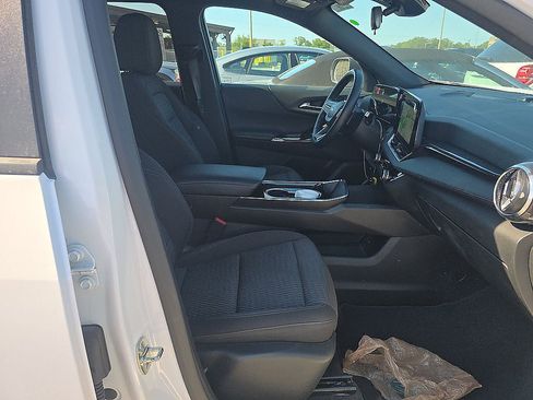 Used 2025 Chevrolet Equinox LT FWD image 19