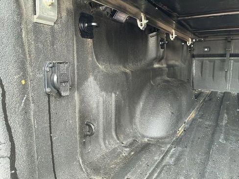 Used 2018 GMC Sierra 2500 SLT w/ Driver Alert Package image 13