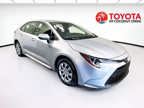 Used 2023 Toyota Corolla LE FWD image 1