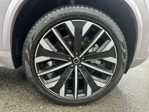 New 2026 Volvo XC90 B5 Core w/ Protection Package Premier image 9