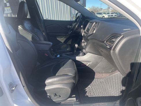 Used 2019 Jeep Cherokee Trailhawk image 17