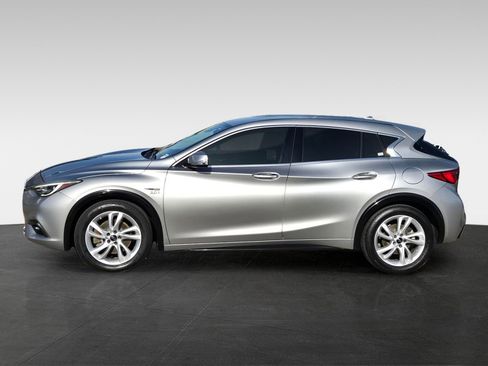 Used 2019 INFINITI QX30 image 7