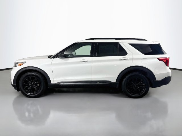 Used 2020 Ford Explorer XLT w/ Equipment Group 202A AWD/4WD image 5