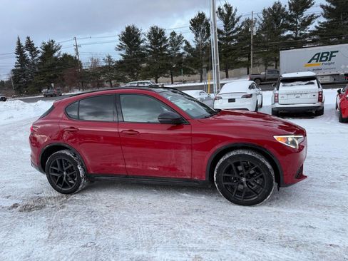 Used 2021 Alfa Romeo Stelvio Ti Sport image 3