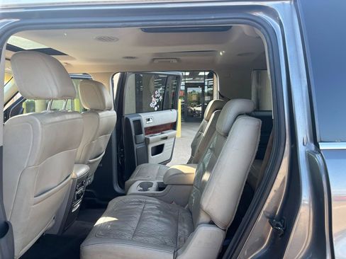 Used 2010 Ford Flex Limited FWD image 16