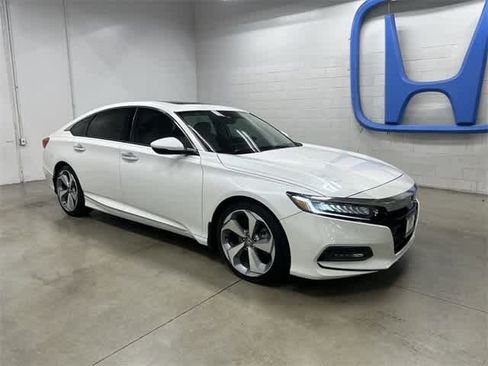Certified 2019 Honda Accord Touring image 5